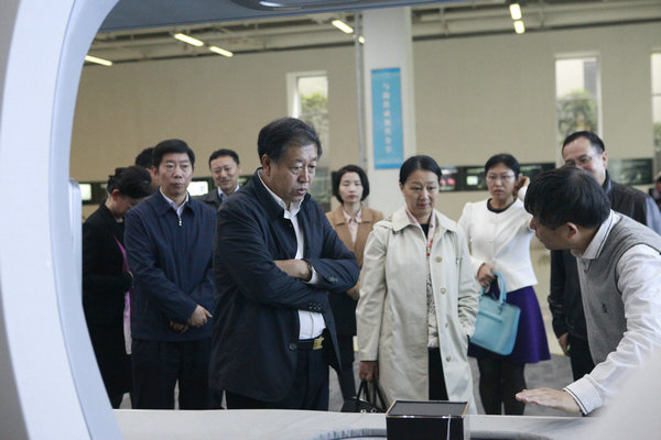 科技部基礎司副司長郭志偉一行調研超聲醫(yī)學工程省部共建國家重點實驗室培育基地 